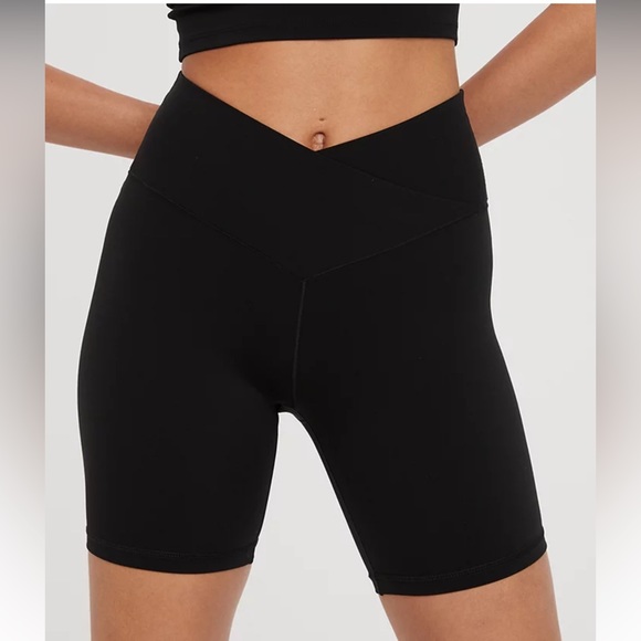 OFFLINE By Aerie Real Me Crossover 7" Bike Short - Picture 1 of 3